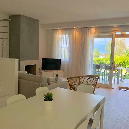 Italia Living Villa パデンゲ・スル・ガルダ エクステリア 写真