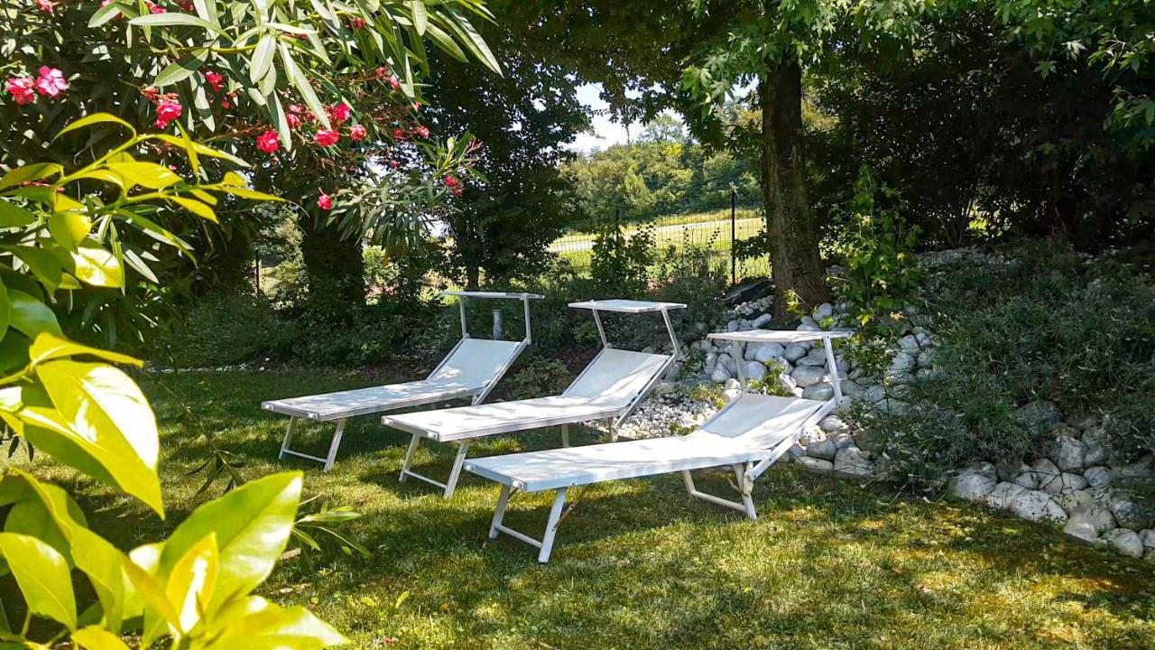 Italia Living Villa パデンゲ・スル・ガルダ エクステリア 写真