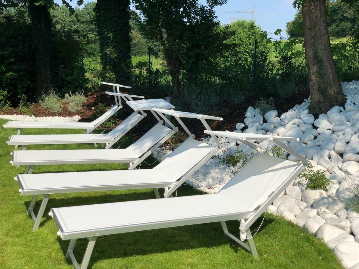 Italia Living Villa パデンゲ・スル・ガルダ エクステリア 写真