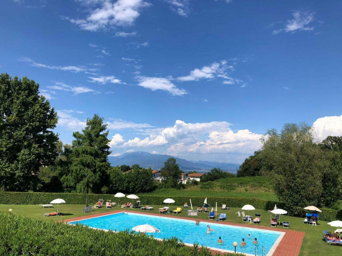 Italia Living Villa パデンゲ・スル・ガルダ エクステリア 写真