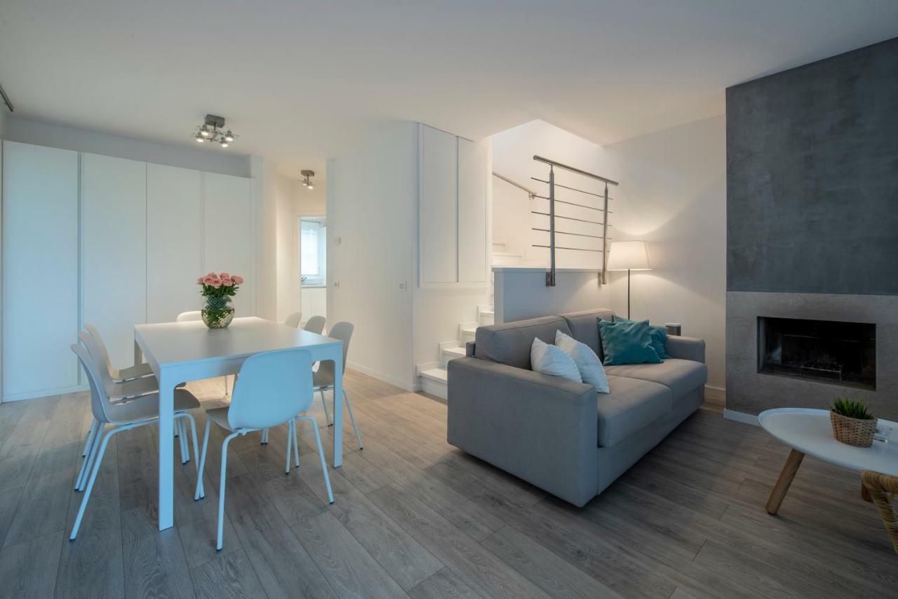 Italia Living Villa パデンゲ・スル・ガルダ エクステリア 写真
